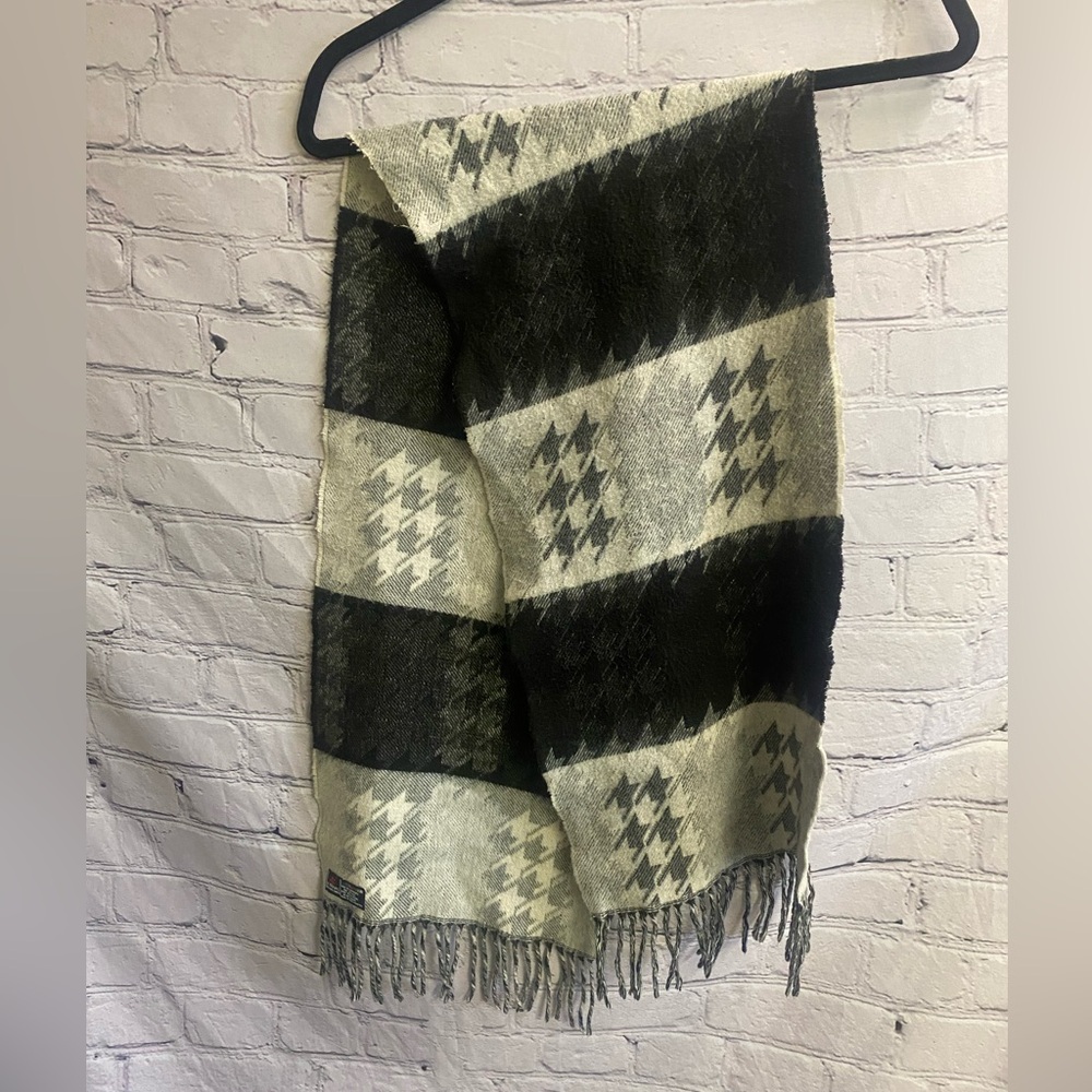5/$20 Cashmink & V. Fraas Men’s Scarf Stripe Houndstooth Black Gray White Fringe